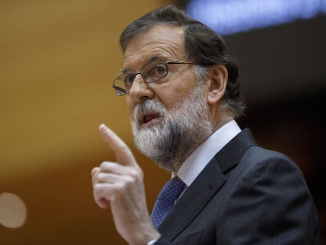 Rajoy destituye a Puigdemont y convoca elecciones en Cataluña el 21 de diciembre