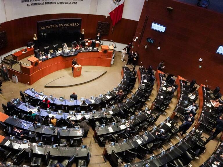 Condenan senadores intromisión de AMLO en Banxico