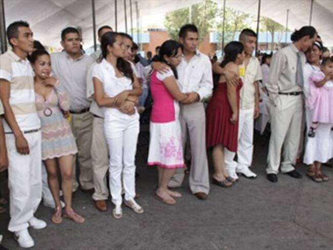 Realizan boda colectiva en penal de Tijuana