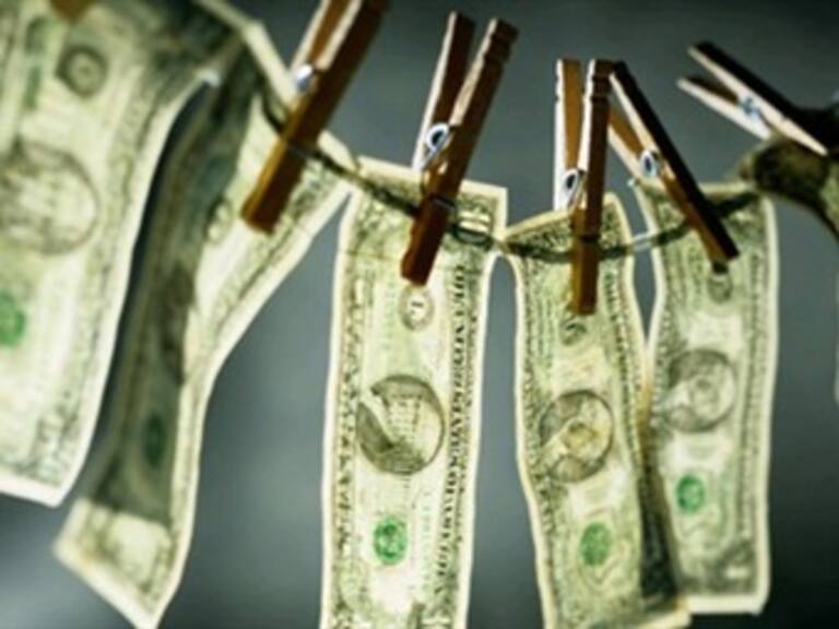 México revisa operaciones contra lavado de dinero: EU