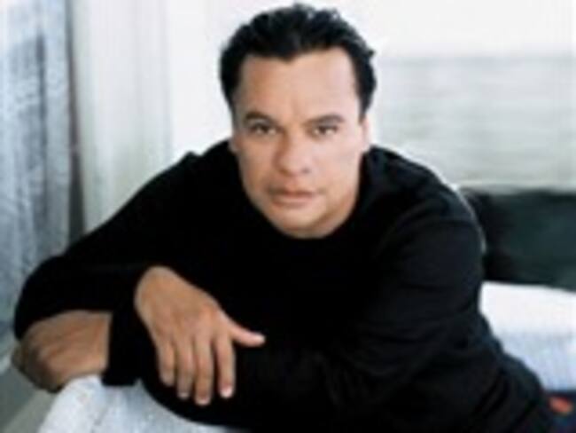 Promete Juan Gabriel que su próximo disco será una sorpresa