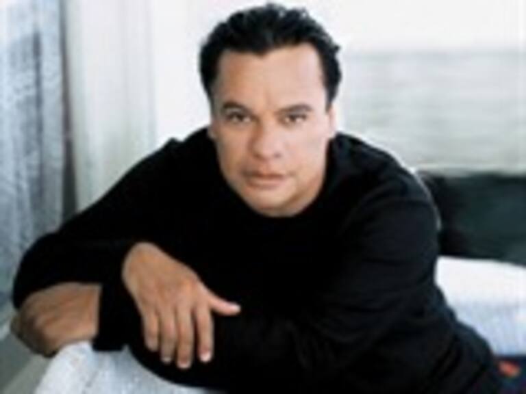 Promete Juan Gabriel que su próximo disco será una sorpresa