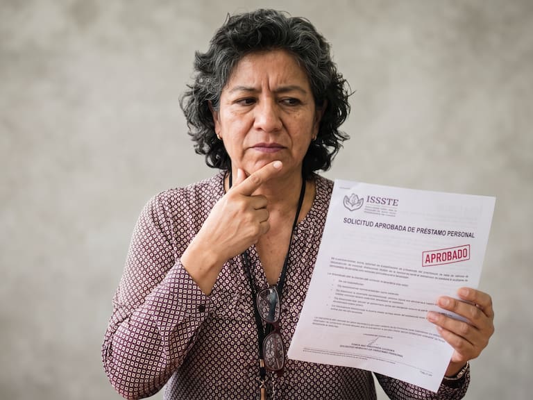 Los beneficiarios de préstamos personales del ISSSTE deben completar varios pasos antes de que el dinero sea depositado en su cuenta bancaria.