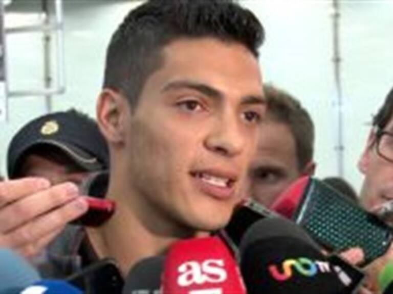 Llega Raúl Jiménez a Madrid