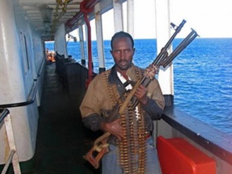Capturan piratas somalíes dos navíos en costas africanas