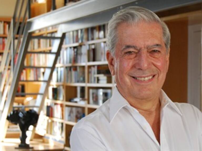 Vargas Llosa recibe Nobel de Literatura