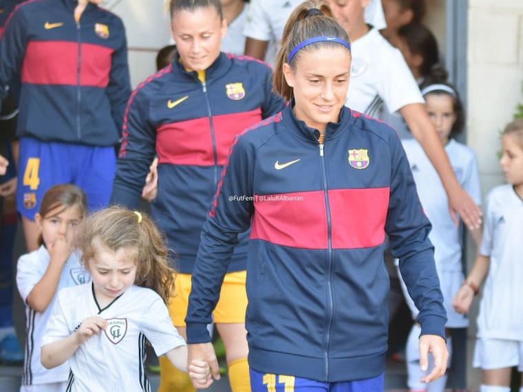 La niña que no quiso darle la mano a jugadora del Barça femenil