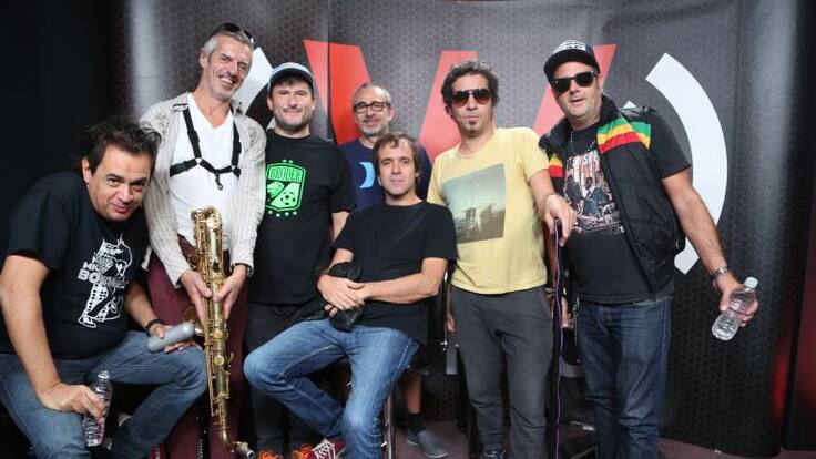 Los Auténticos Decadentes are in da house!