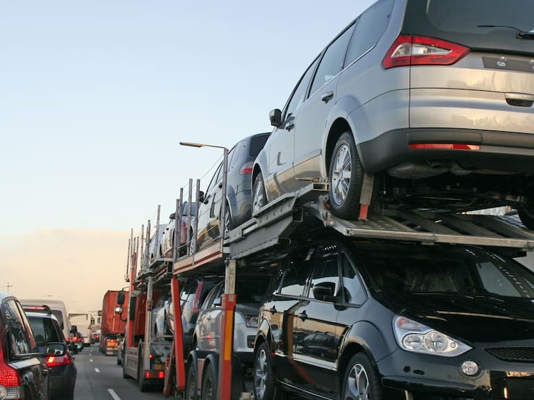 La industria automotriz reportó en agosto ventas internas por 129 mil 362 unidades y exportaciones por 300 mil 475 vehículos.
