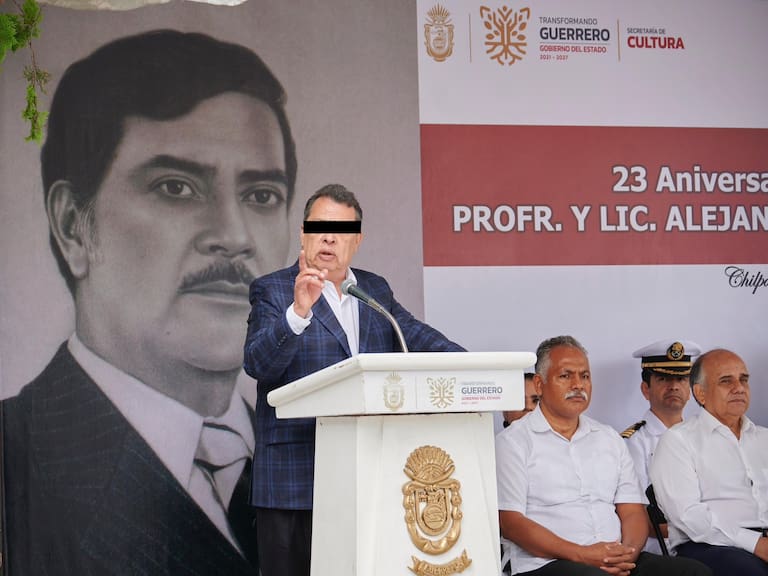 Ángel Aguirre ingresa al Altiplano; FGR lo acusa de encubrimiento en la desaparición de los 43 normalistas