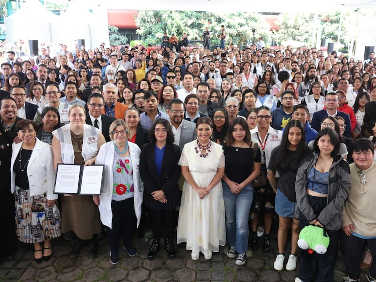 Clara Brugada Molina, jefa de Gobierno de la Ciudad de México, durante el evento “Vida Plena, Corazón Contento”, realizado con motivo del cierre del ciclo escolar.