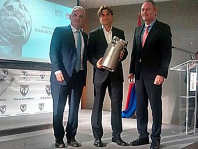 Recibe David Ferrer en Valencia el Premio Samaranch