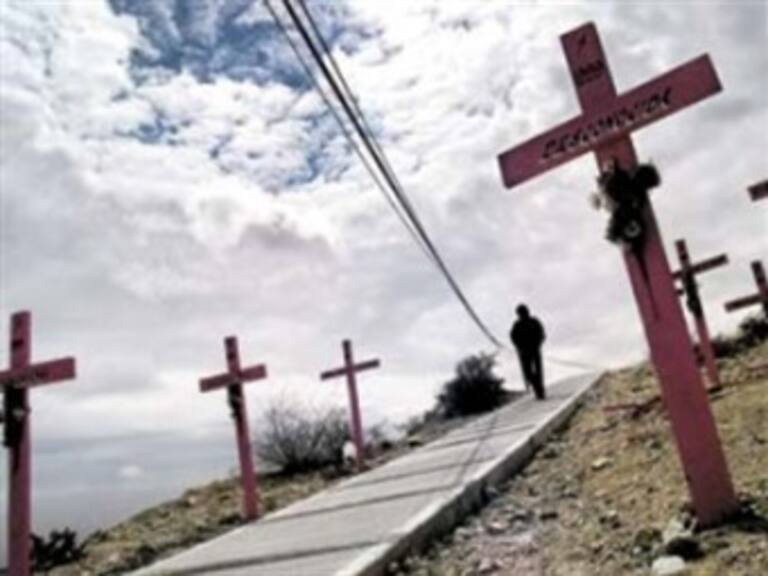 Se enfrentan PRD y PRI por feminicidios en Edomex