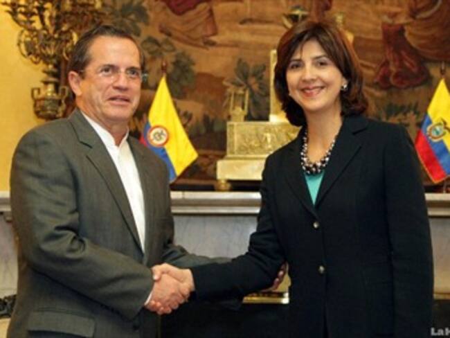 Ecuador y Colombia restablecen relaciones diplomáticas