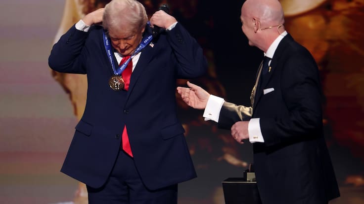 Sorteo del Mundial 2026: Donald Trump recibe medalla de ‘La Paz’ en pleno evento en vivo
