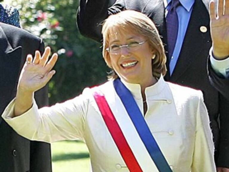 Felicita EPN a Michelle Bachelet