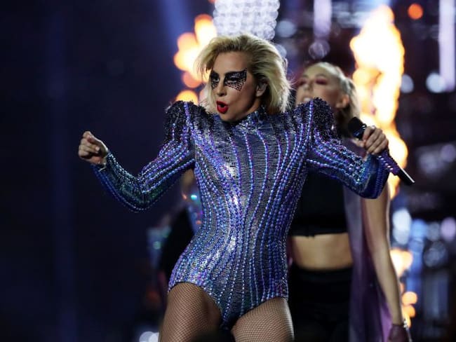 Video muestra la verdadera voz de Gaga durante su presentación en el Super Tazón