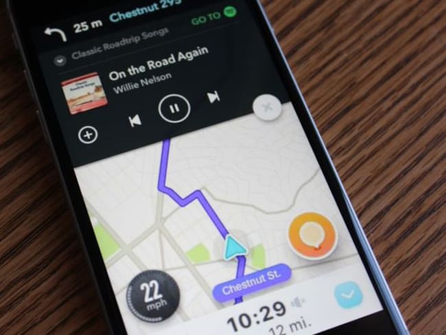 Ya puede usarse Spotify con Waze en equipos iOS
