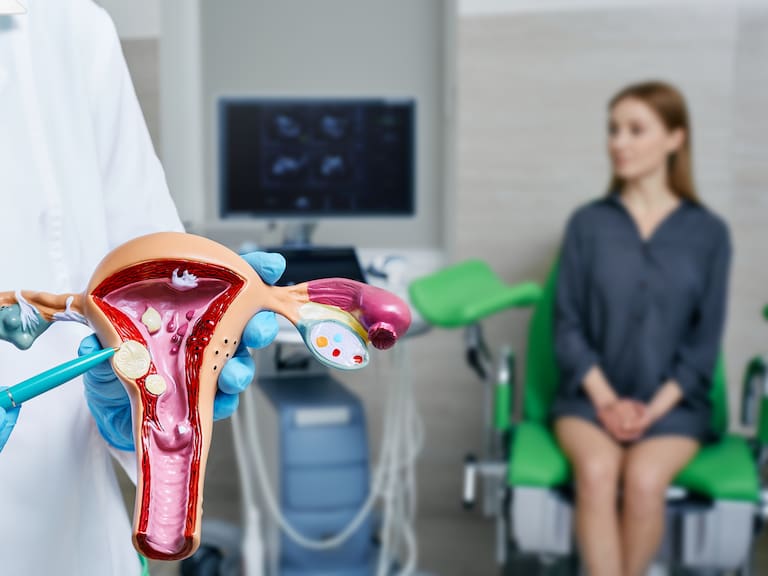 ¿Cansancio extremo o menstruación abundante? Los síntomas que el IMSS pide no ignorar