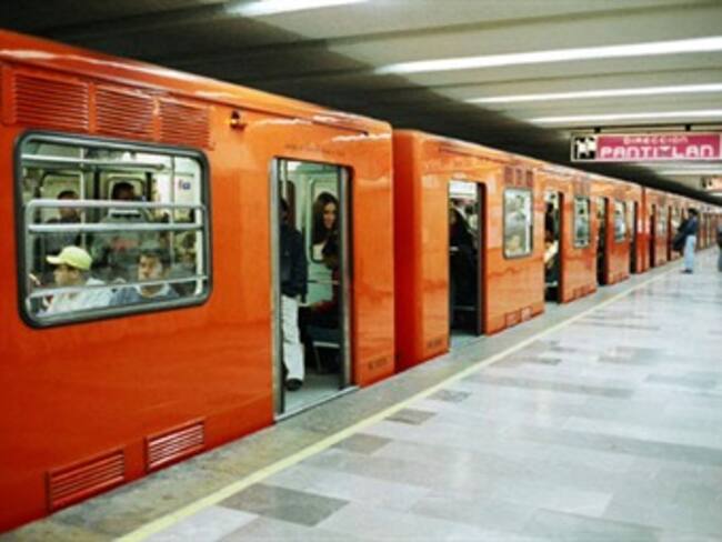 Interrumpe servicio Línea 3 del Metro por persona accidentada