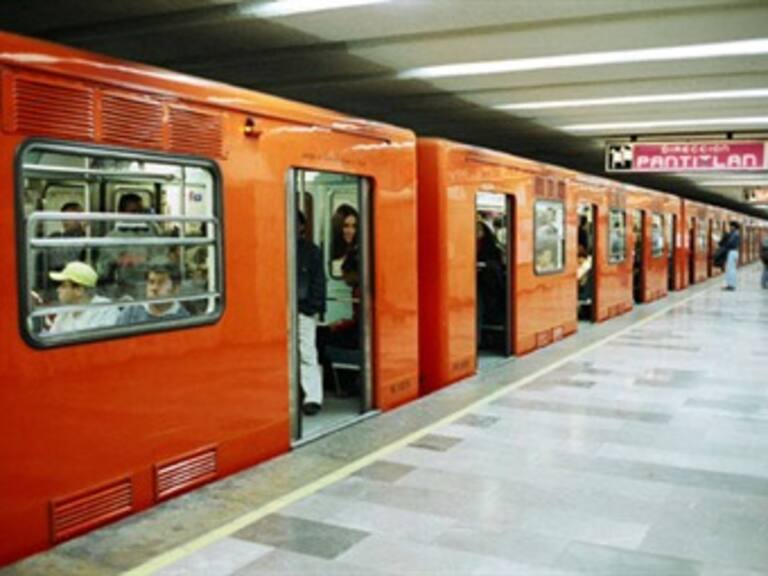 Interrumpe servicio Línea 3 del Metro por persona accidentada