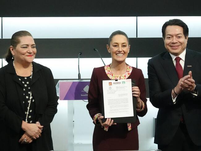 Se registra Claudia Sheinbaum ante el INE como candidata presidencial de Morena y partidos aliados