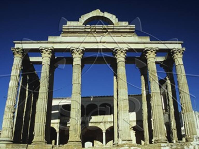 Lluvias provocan derrumbe de antiguo muro en Pompeya