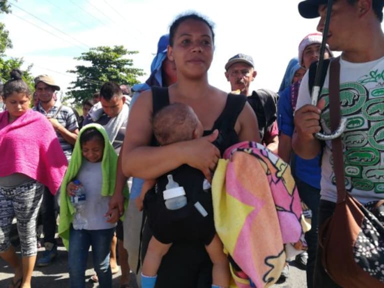 Tercera caravana avanza hacia Tapachula en Chiapas