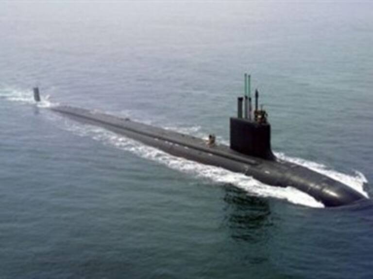 Submarino busca señales de avión perdido