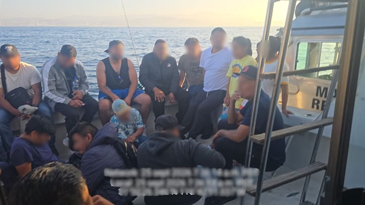 Rescata Marina a 45 personas en Ensenada, eran trasladadas ilegalmente a EE.UU. en dos embarcaciones