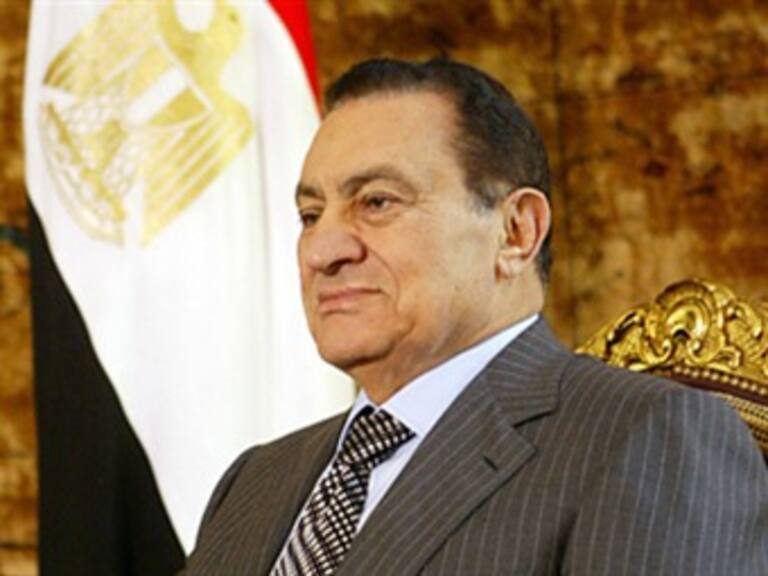 Se reúne Mubarak con ministros mientras Egipto vuelve a normalidad