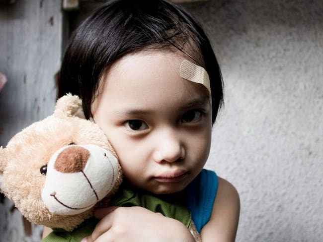 ¿Cómo saber si un niño está sufriendo abuso sexual y cómo tratarlo?