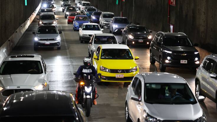 Motociclistas pagarán más de 2,000 pesos de multa por “filtrar” irresponsablemente al circular en CDMX