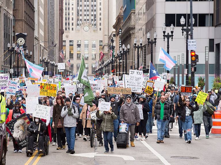 A las demandas de "50501" se unen otros colectivos en Estados Unidos contra la administración Trump en este 1 de mayo.