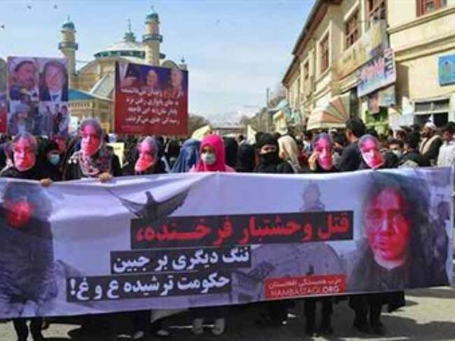 Protestan afganos por asesinato de una mujer