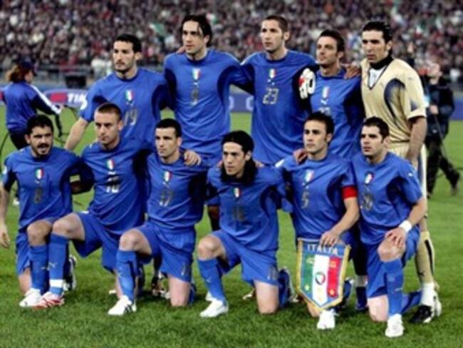 Italia empata 1-1 con Nueva Zelanda y complica su pase a octavos