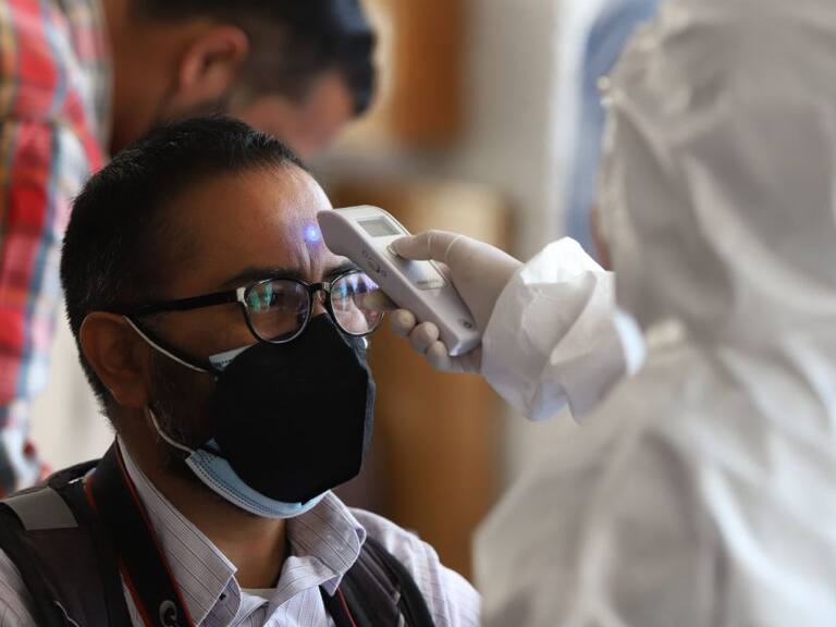 Suman 9 mil 748 nuevos casos y 308 muertes más por COVID-19