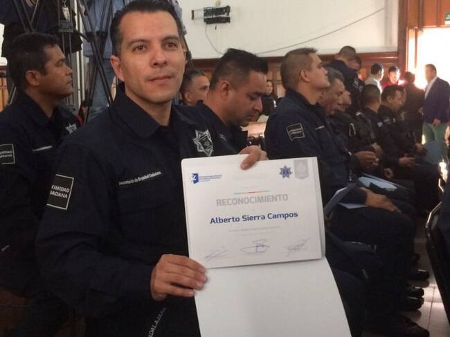 Entrega Guadalajara constancia de ascenso a 106 elementos policíacos