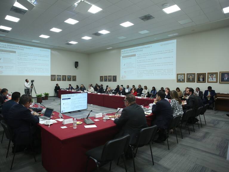 Avanza Martí Batres en estrategia de trabajo para mejorar al Issste