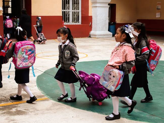 Promete Brugada que habrá más de mil actividades extracurriculares en escuelas públicas