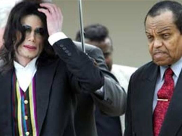 Niega padre de Michael Jackson haber sido tan duro con su hijo