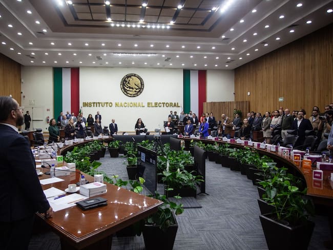 INE aplaza lineamientos para procesos internos rumbo a las elecciones de 2027