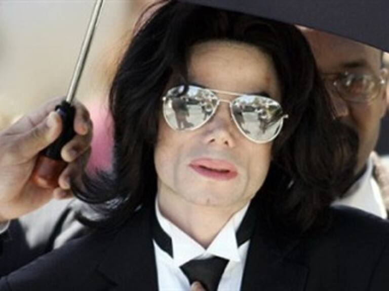 Comparece paramédico que atendió a Michael Jackson antes de morir