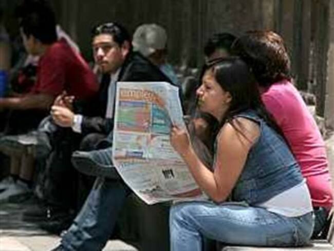 Desempleo disminuye a 5.38% en febrero