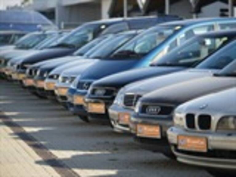 Caen ventas de autos en EU
