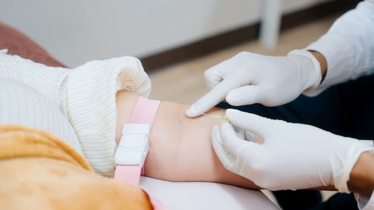 La vacuna rusa contra el cáncer: Estos son los pacientes que recibirán primero la “cura” en 2025 y cómo funciona