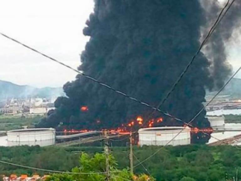 Se registra un incendio en la refinería de Salina Cruz, Oaxaca