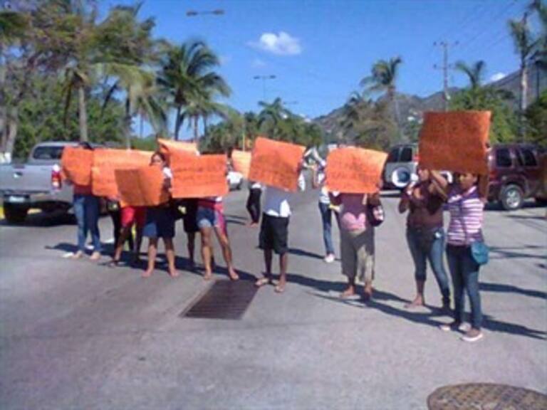 Protestan en Guerrero contra vocero de CECOP