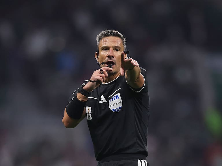 Slavko Vincic fue el árbitro encargado en el partido de México vs Ecuador.
