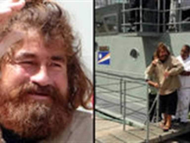 Náufrago salvadoreño telefonea a su familia desde las Islas Marshall